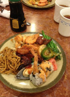 Golden Chopsticks Buffet food