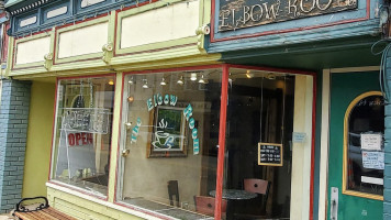 The Elbow Room outside