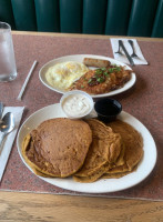 Shari's Cafe And Pies food