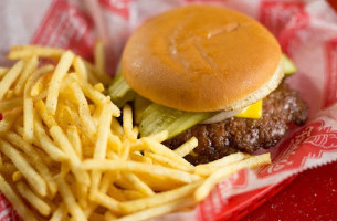 Freddy's Frozen Custard Steakburgers food