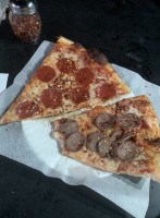 Dominic's Ny Pizzeria food