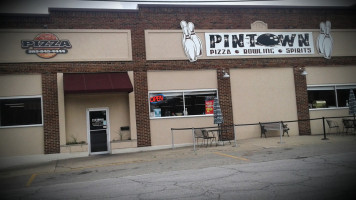 Pintown Pizza food