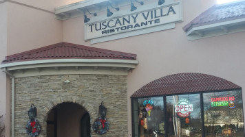 Tuscany Villa outside