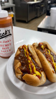 Zack's Hot Dogs outside