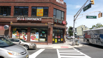 Zig Zagz Deli Convenience outside