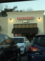 Rock N Roll Sushi outside