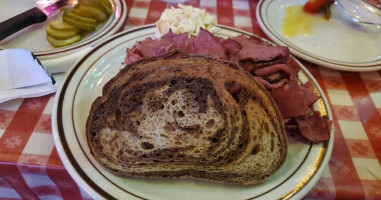 Arthur's Tavern food