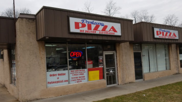 Parkway Pizza food