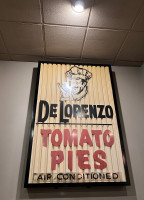 De Lorenzo's Tomato Pies outside