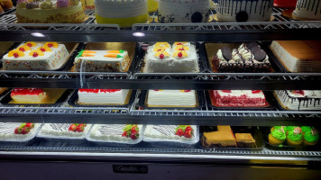 Braulio's Bakery food