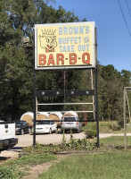 Brown's -b-que Llc outside