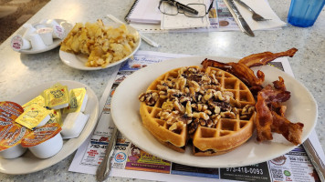 Fontainbleau Diner food