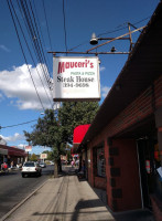 Mauceri's Pizzeria Hispanic outside