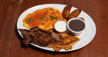 La Parrilla Steak House food