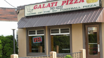 Galati Pizza outside