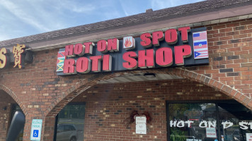 Annie's Hot On D-spot Roti Shop outside