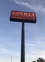 La Villa Pizza Family food