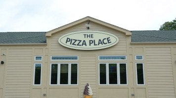 The Pizza Place outside