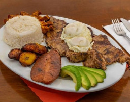 El Salvadoreño food