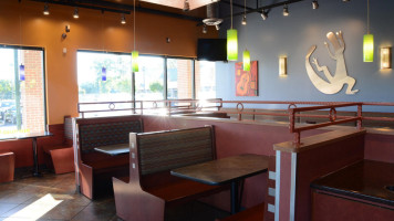 Pancheros Mexican Grill Hamilton inside