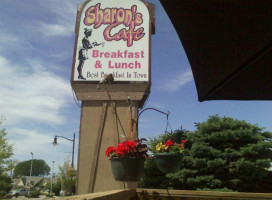 Sharon's Cafe outside