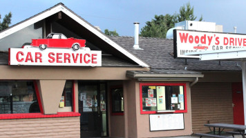 Woody's Drive-in inside