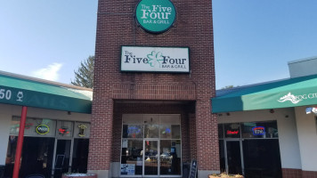 The Five Four Grill food