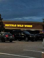 Buffalo Wild Wings outside