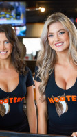 Hooters food