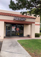 Pizza Hut outside