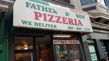 Father Son Pizzeria inside