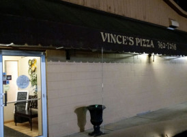 Vince's Pizzaria food