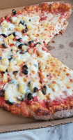 Island Pizza Company food