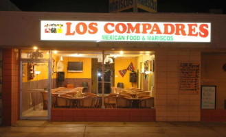 Los Compadres Mexican Sports Cantina inside