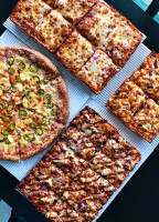 Jet's Pizza food