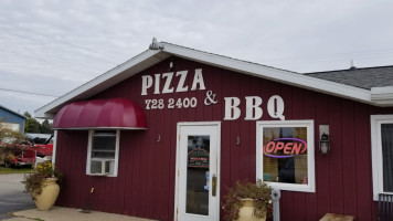 Main Street Pizzeria Bbq outside