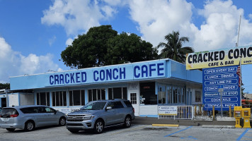 Cracked Conch Cafe outside