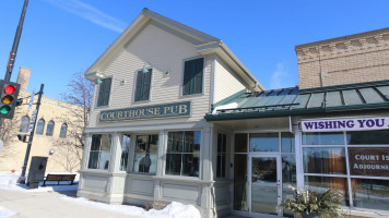 Courthouse Pub outside