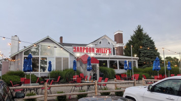 Harpoon Willy's outside