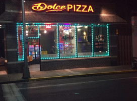 Dolce Pizza outside