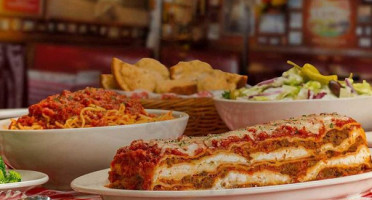 Buca Di Beppo Italian food