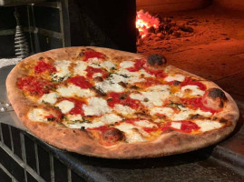 Zoni's Brooklyn Brick Coal Oven Pizzeria food