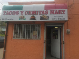 Tacos Y Cemitas Mary outside