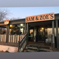 Sam & Zoe's Coffeehouse outside