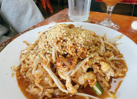 Pad Thai food