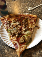 Camillo's Pizza food