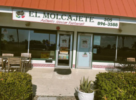 El Molcajete Mexican outside