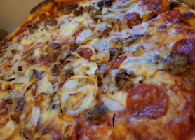 Vito's Pizza food