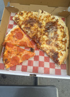 Adirondack Pizzeria food