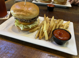 Burg Barrel Overland Park food